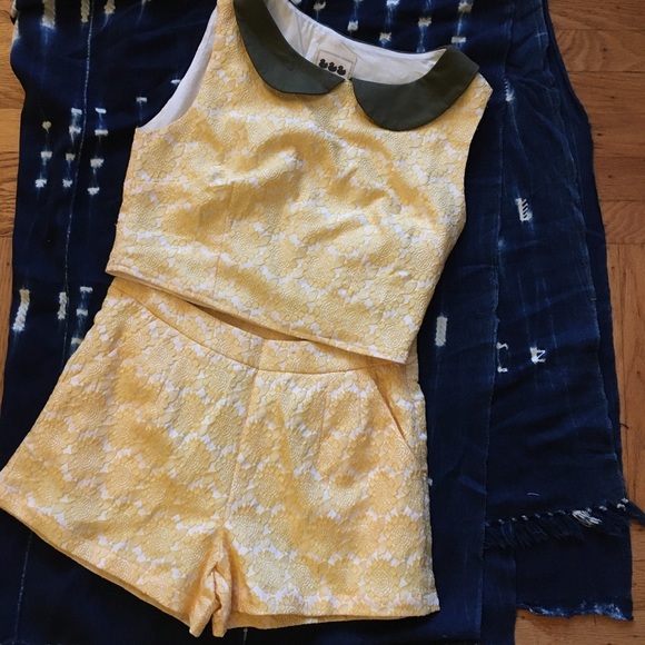 ducks in a row Tops - Vintage inspired 2-piece set 🌻 💛